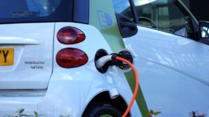 How To Maintain EV Battery Life