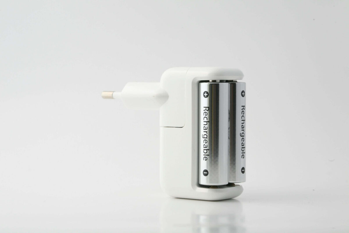 What is the Difference Between a Battery and a Cell?